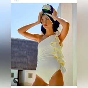 NWOT Paper London White One Shoulder On Piece - Large